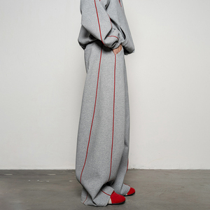 ชุดวอร์มผ้าฝ้ายหนาน้ำหนักมากสำหรับผู้ชาย ยี่ห้อ KingSen เสื้อคอตั้งติดกระดุมแป๊ก แขนเสื้อแบบดรอปไหล่ และกางเกงขายาวทรงกว้าง พร้อมตะเข็บเย็บแบบตัดกัน - Product Image 5