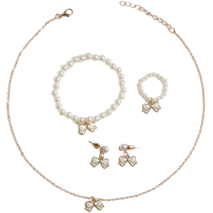 Set di Gioielli alla Moda con Perle e Farfalle Smaltate, Bracciale, Collana, Orecchini e Anello in Lega di Zinco, Set 4 Pezzi, Regalo Carino per Lei - Product Image 1