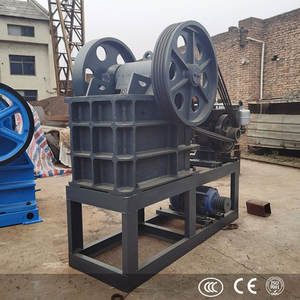 Trituradora de Mandíbulas Móvil Pequeña con Motor de Corriente Alterna y Rodamientos para Trituración de Mineral, Capacidad Máxima de 40 Toneladas por Hora - Product Image 1