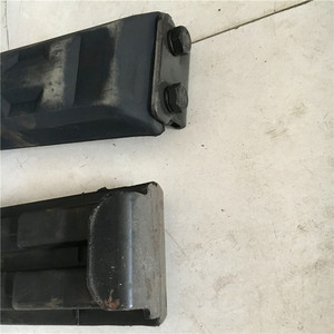 แผ่นรองรองเท้าแทร็กขนาด400มม. สำหรับรถขุดขนาดมินิ - Product Image 3