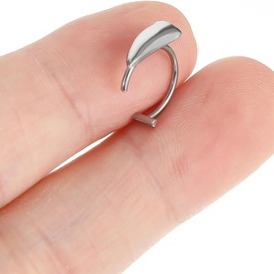 1 Par de Anillos de <span class=keywords><strong>Labio</strong></span> Falsos de Acero Inoxidable, Ajustables, Sin Perforación, con Diseño de Dientes de Lobo, Estilo Punk, para Halloween, en Forma de C, para Hombres y Mujeres - Product Image 4