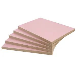 แผ่นเมลามีนธรรมดาสีเขียวปราศจากสีแผ่น Mdf แผ่นไฟเบอร์ Partex 2.75M X 1.83M 3Mm 18Mm