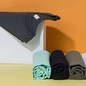 T-shirt Oversize Personalizzata Unisex da Uomo con Collo a O, Patch e Ricamo in Ciniglia Effetto Asciugamano - Product Image 4