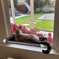 Hamac de sécurité rayé pour chat avec design amovible et lavable