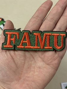 Thêu và ủi là các miếng vá trang trí và phụ kiện trên quần áo, giày dép và túi xách - Product Image 6