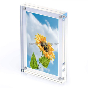 Khối Acrylic Trong Suốt Dọc Ngang Với Nam Châm Màu Bạc Khung Ảnh <span class=keywords><strong>Lucite</strong></span> Khung Trưng Bày Áp Phích Acrylic Để Bàn - Product Image 1