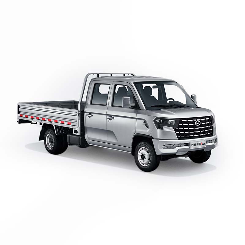 Les camions Shen Qi Plus ont utilisé un pick-up en ligne à quatre cylindres 1,8 L 4X4