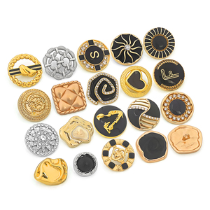 KUNSHUO Botón de fábrica de diamantes de imitación señoras ropa abrigo vástago Metal cúpula personalizada 15mm 20mm 36 L perla botón para damas - Product Image 4