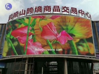 Pantalla LED Grande para Exteriores Resistente con Estructura Estable, Funciona Bien en Mal Clima, Publicidad en Plazas y Negocios