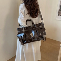 Sac fourre-tout style moto rétro punk avec œillets métalliques brillants, sac de voyage unisexe punk à multiples poches, sac à bandoulière quotidien