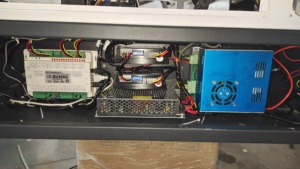 เครื่องตัดเลเซอร์ตั้งโต๊ะ Ruida 80W 4060 S & CW3000ชิลเลอร์มอเตอร์ leadshine 57โมดูลรางสไลด์ภายในสำหรับใบมีดแกะสลักไม้หิน - Product Image 5