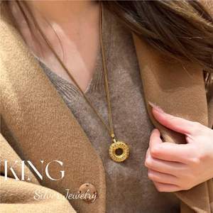 Collier Pendentif Donut en Argent Sterling S925 Plaqué Or avec Micro-Incrustations, Bijou Quotidien King Silver - Product Image 4