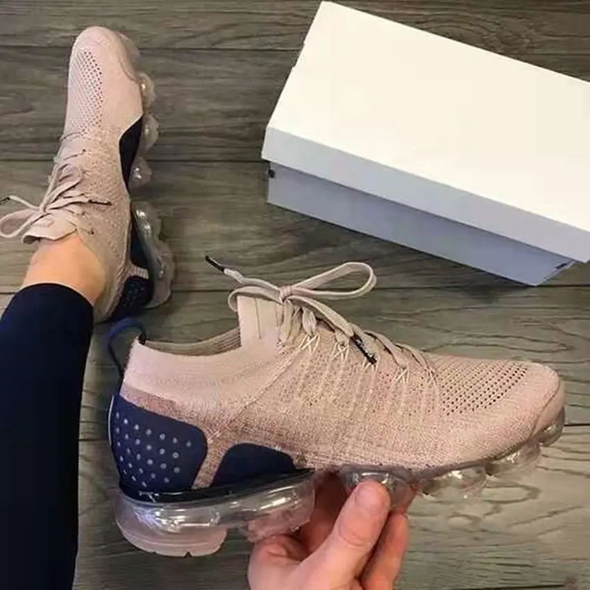 Solid Shoes Women Sneakers Mesh Breathable Lace Up Low Cut Fashion Sport Running Shoes Large Size 43 Women Casual Walking Shoes