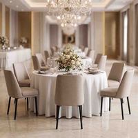 Chaise de salle à manger moderne de luxe rembourrée, siège profond capitonné sans accoudoirs en tissu avec structure métallique pour hôtel et banquet