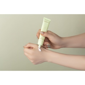 Crème Contour des Yeux Intensive 30g à l'Extrait de Camélia Sérum Anti-Âge pour Réduire les Cernes les Poches Hydratation Profonde Crème Contour des Yeux - Product Image 2