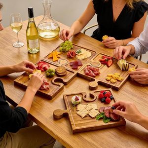 Set di 4 vassoi da portata in legno di acacia con manici e porta bicchieri da vino, ideali per feste e decorazioni domestiche - Product Image 1
