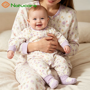 Pijamas a juego para mamá <span class=keywords><strong>y</strong></span> bebé recién <span class=keywords><strong>nacido</strong></span> al por mayor, diseño personalizado, ecológicos, transpirables, conjuntos de varios estilos, pijamas transpirables para madre e hija - Product Image 2