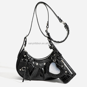 2025 best-seller <span class=keywords><strong>noir</strong></span> en cuir PU femmes <span class=keywords><strong>sac</strong></span> à bandoulière rétro Rivet Design <span class=keywords><strong>sac</strong></span> à main portefeuille accessoire sous les bras <span class=keywords><strong>sac</strong></span> plissé - Product Image 2