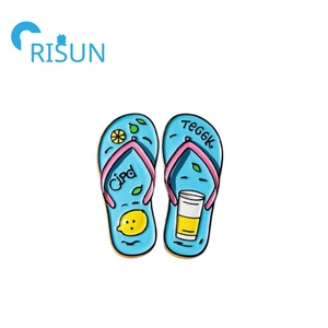 Metal dibujos animados moda esmalte <span class=keywords><strong>zapatillas</strong></span> Pin broche personalizado Unisex Slide hombres zapatilla Pin insignia zapatilla Flip Flop zapato solapa Pins - Product Image 6