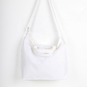 Bolsa de Mensajero de Lona Sublimable con Logotipo Personalizado al por Mayor, Bolsa de Hombro Casual Tipo Hobo para Mujeres y Hombres - Product Image 2