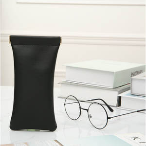 Estuche de cuero para gafas, bolsa de almacenamiento portátil rectangular impermeable para hombres y mujeres, bolsa de maquillaje con cierre de resorte - Product Image 4