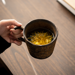 Taza de café de cerámica marcada pellizcada a mano con esmalte reactivo de cerámica MOQ inferior - Product Image 3