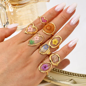 <span class=keywords><strong>Anillo</strong></span> de flores secas para <span class=keywords><strong>mujer</strong></span> PVD <span class=keywords><strong>oro</strong></span> Acero inoxidable redimensionable asimétrico estilo fundido marco resina sellada <span class=keywords><strong>anillo</strong></span> de flor amarilla Natural - Product Image 5