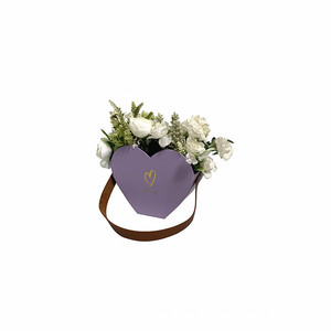 Macaron moda solo pequeño cubo en forma de corazón caja de regalo de flores - Product Image 3