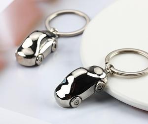 Portachiavi in Metallo a Forma <span class=keywords><strong>di</strong></span> Auto Personalizzabile con Incisione Laser, Souvenir Promozionale Unico ed Elegante per Regalo - Product Image 5