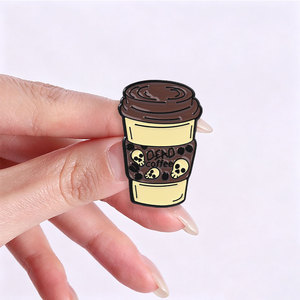 Pin de solapa de metal esmaltado de alta calidad con diseño de calavera y café, insignia personalizada, accesorio de joyería gótica al por mayor - Product Image 2