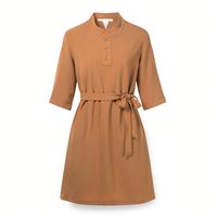 Robe midi en soie de mûrier unie à manches courtes, coupe trapèze, décontractée pour femme avec ceinture à la taille