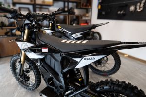 Altis Power Sports, la Mejor Mini Moto de Cross Eléctrica, 72V 35Ah, Altis E-Bike Dirtbike 13KW - Product Image 4