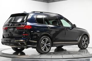 สภาพดี รถมือสอง ปี 2020 X7 AWD M50i 4 ประตู SUV เบาะหนังสีเข้ม พร้อมระบบ ACC แร็คหลังคาอะลูมิเนียม ขาย - Product Image 3