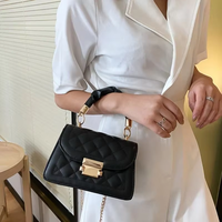 Sac à main carré matelassé en cuir PU avec chaîne métallique, sac bandoulière pour femme, sac à main quotidien pour les sorties, les fêtes et les rendez-vous, sac pour téléphone portable