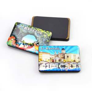 Aimant de réfrigérateur en bois moderne effet feuille métallique, design 3D personnalisé, aimant publicitaire en bois - Product Image 1