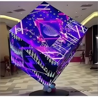 Affichage publicitaire numérique LED en cube P2.5 pour intérieur, affichage LED à matrice de points multi-faces verticale pour les magasins de marques, les stands d'exposition