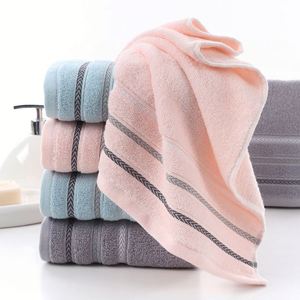 Serviettes en coton pur en gros, épaisses et absorbantes, pour le bain, le visage et le corps - Product Image 2