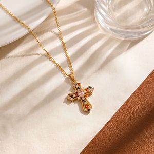 Colar Choker Feminino Moderno com Pingente de Cruz de Pedra Natural Cobre, Banhado a Ouro 18K, Cravejado, Estilo Esportivo, Corrente para Clavícula, Atacado - Product Image 3