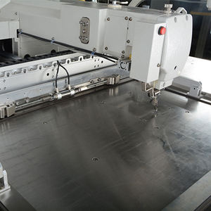 Machine à coudre industrielle électronique à alimentation automatique haute vitesse 6040, zone de couture 60x40, pour sacs à dos et sièges de voiture - Product Image 4