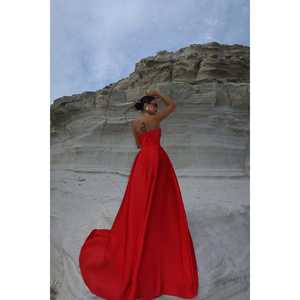 Robe de soirée longue rouge bustier coupe trapèze, taille empire, ornée de sequins et de strass, taille XS, idéale pour le bal de promo - Product Image 2