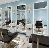 Miroir de barbier de luxe moderne et léger Lumière LED Meilleur prix Vente en gros Accessoires de barbier pour salon de coiffure Mobilier portable pour centre commercial