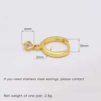 Boucles d'oreilles créoles minimalistes en laiton plaqué or 18 carats avec breloque géométrique en zircon cubique, empilables, tendance, pour usage quotidien