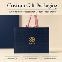 Sac de shopping bleu marine personnalisé avec poignées en ruban de satin rose, motif géométrique et logo de marque pour l'emballage de vente au détail en boutique