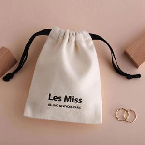 Bolsa de tela de algodón orgánico biodegradable con cordón y logotipo personalizado para marco de fotos, ideal para regalos. - Product Image 1