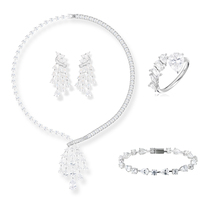 Parure de bijoux en laiton pour femme, 4 pièces, avec zircone en forme de poire étincelante de haute qualité : collier, boucles d'oreilles, bagues et bracelets, idéale pour mariage