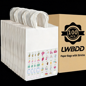ถุงกระดาษคราฟท์หูหิ้วแบบบิดเกลียวรักษ์โลก พิมพ์โลโก้ได้ตามต้องการ บรรจุภัณฑ์หรูหราสำหรับสินค้าที่เปราะบาง ของขวัญงานแต่งงาน - Product Image 1