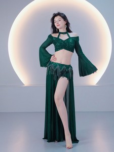 Costume de danse avec petite écharpe à paillettes et manches cloche pour spectacle de danse orientale - Product Image 1