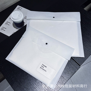 Sac à vêtements en non-tissé kaki avec bouton pression, logo personnalisé, pour le rangement des vêtements et des documents - Product Image 3
