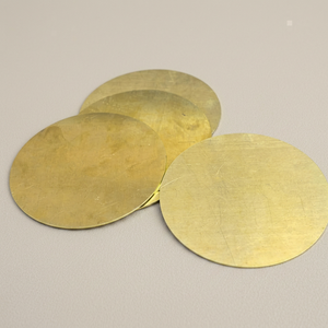 Plaque ronde en laiton non allié, épaisseur 1 mm, diamètre 50 mm, lot de 4, Chine - Product Image 1