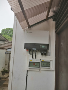 อินเวอร์เตอร์พลังงานแสงอาทิตย์แบบไฮบริดสามเฟส Growatt <span class=keywords><strong>SPH</strong></span> 10000TL3 BH-UP คุณภาพดี แรงดันสูง IP65 ประสิทธิภาพ 98.2% สำหรับที่อยู่อาศัยขนาดใหญ่ - Product Image 4